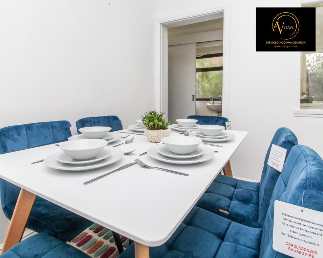 Modern House By Av Stays Short Lets & Serviced Accommodation St Helens St Helens  Экстерьер фото