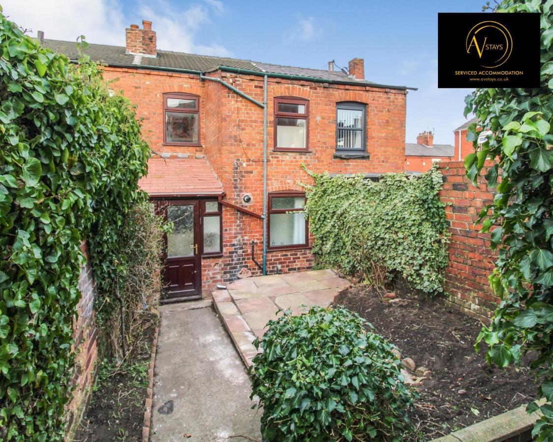 Modern House By Av Stays Short Lets & Serviced Accommodation St Helens St Helens  Экстерьер фото